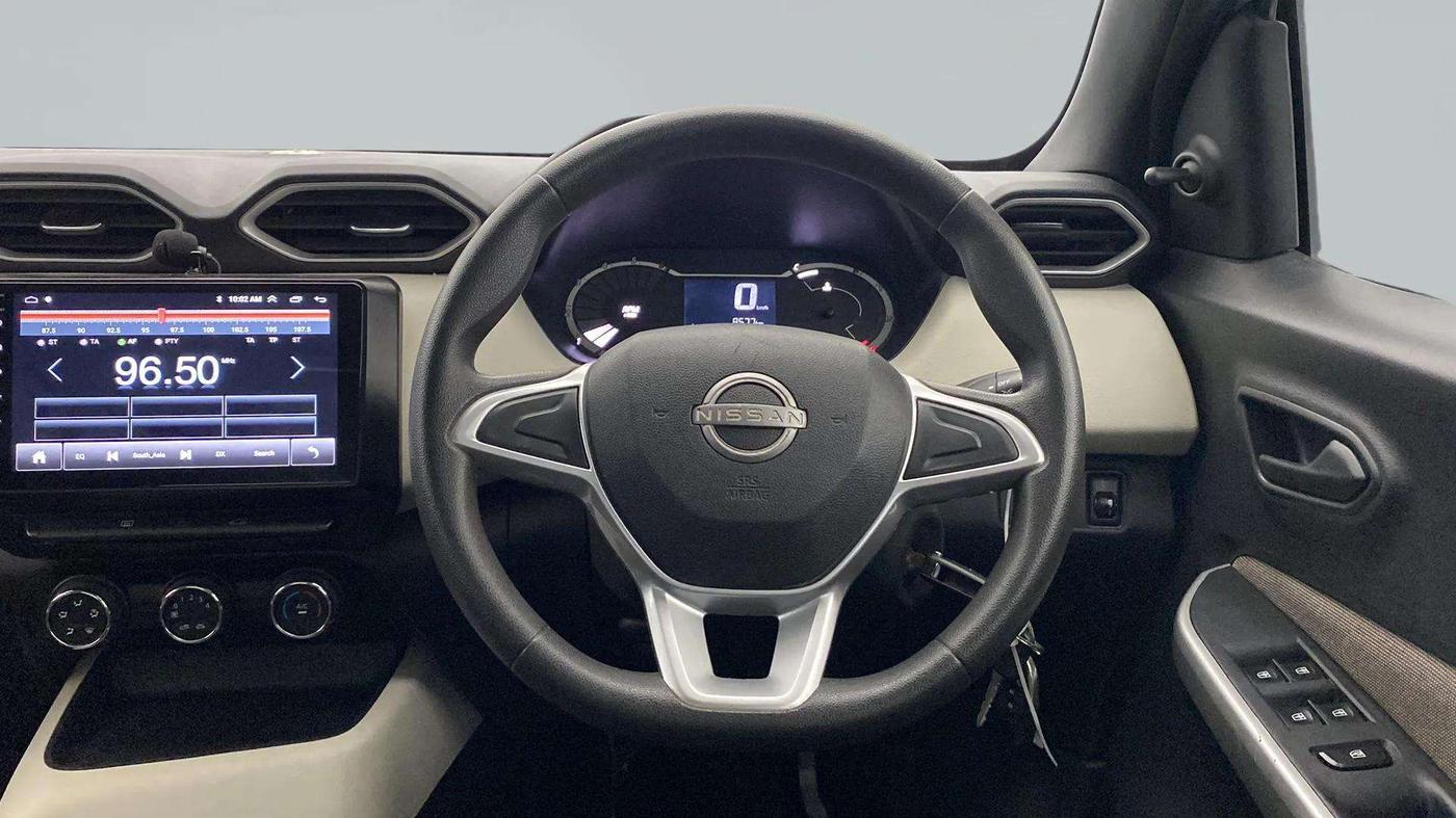 2022 Nissan MAGNITE XE, Petrol, Manual, 8,662 km, Steering Wheel Close Up