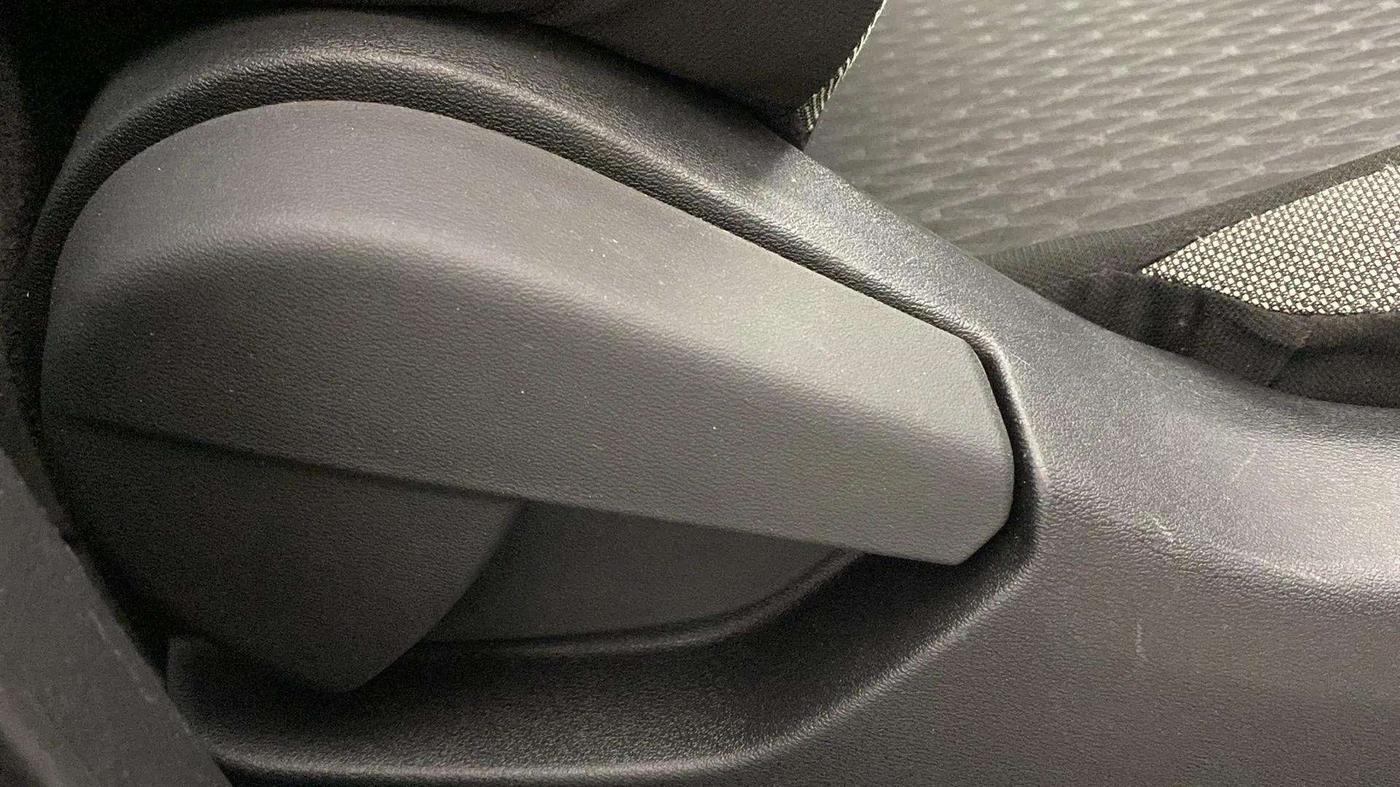 2022 Nissan MAGNITE XE, Petrol, Manual, 8,662 km, Driver Side Adjustment Panel