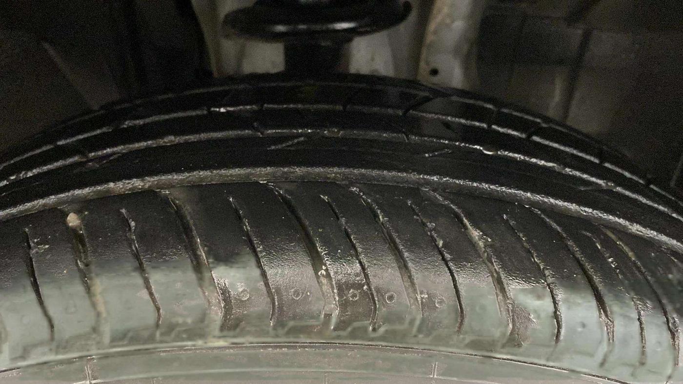 2022 Nissan MAGNITE XE, Petrol, Manual, 8,662 km, Right Front Tyre Tread