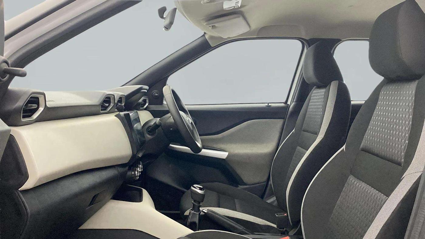 2022 Nissan MAGNITE XE, Petrol, Manual, 8,662 km, Right Side Front Door Cabin
