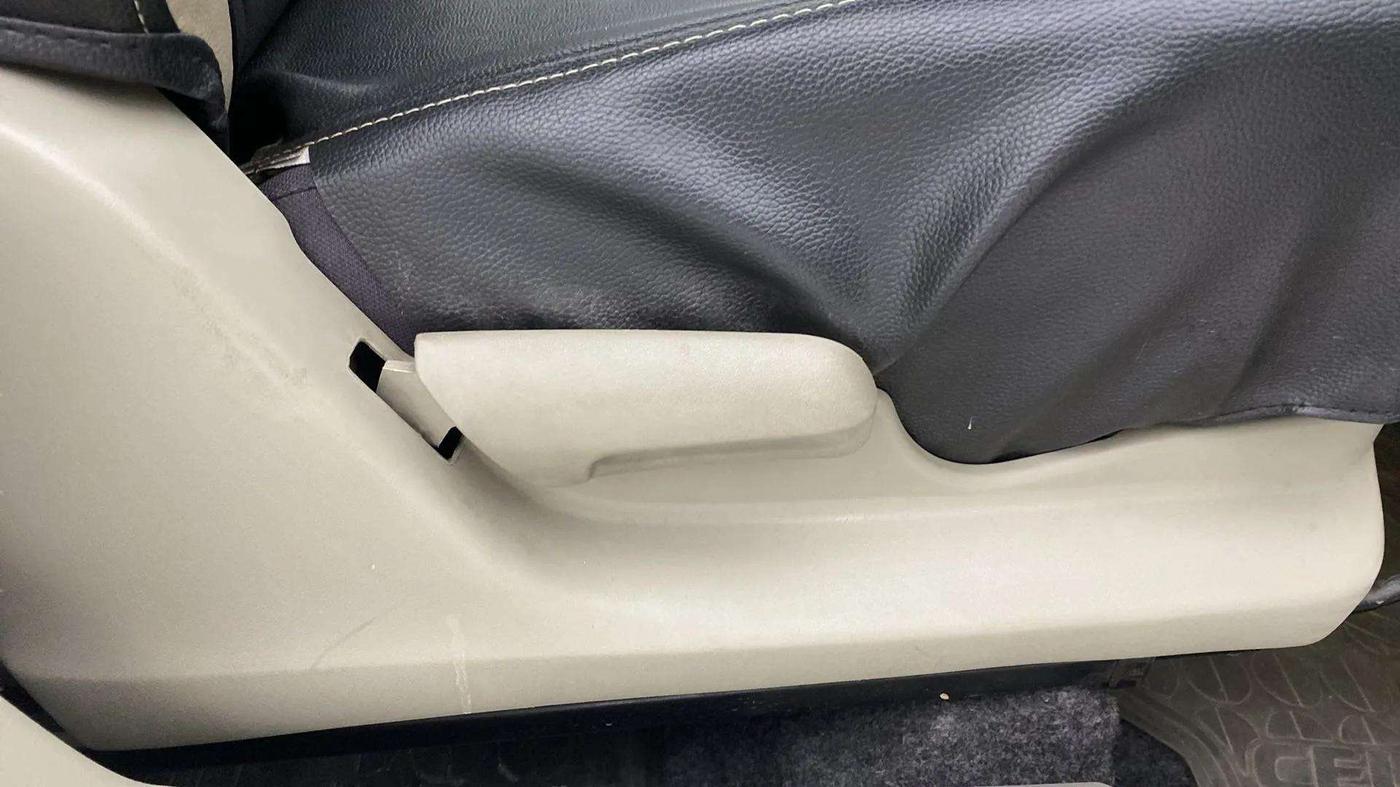 2016 Maruti Celerio VXI, Petrol, Manual, 20,698 km, Driver Side Adjustment Panel