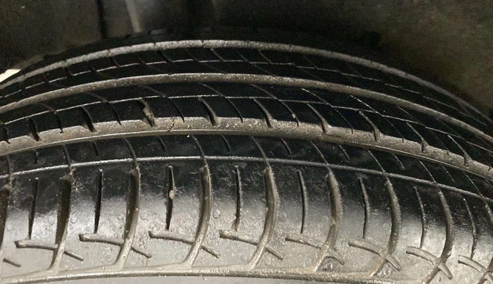 2018 Maruti Baleno DELTA CVT PETROL 1.2, Petrol, Automatic, 15,614 km, Right Front Tyre Tread