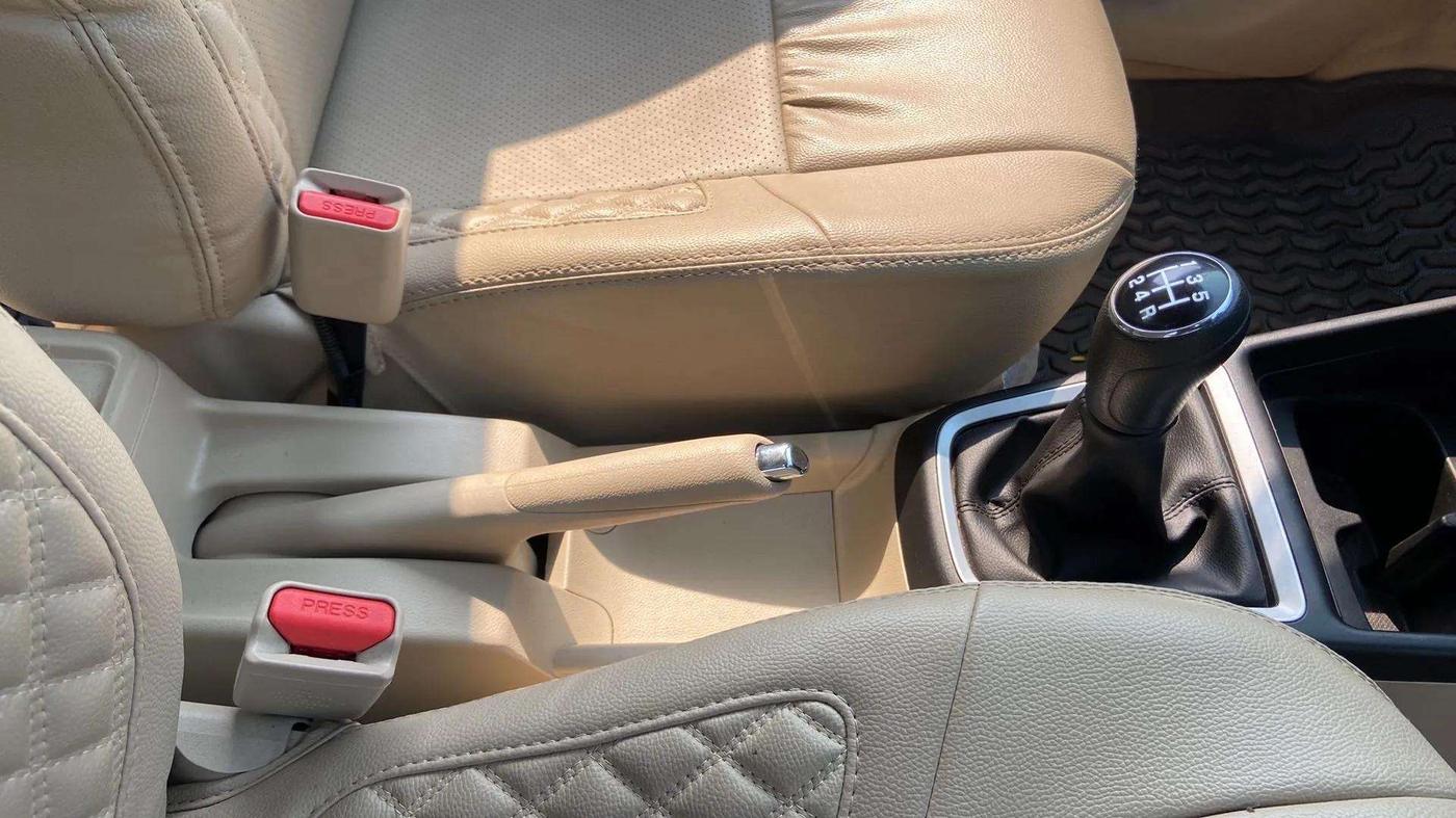 2023 Maruti Dzire ZXI, Petrol, Manual, 16,550 km, Gear Lever