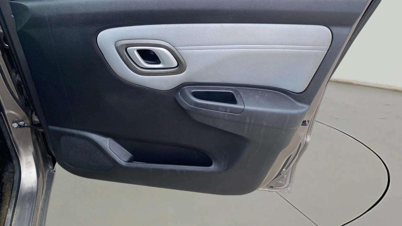 2021 Datsun Redi Go T(O) 1.0, Petrol, Manual, 27,396 km, Driver Side Door Panels Control