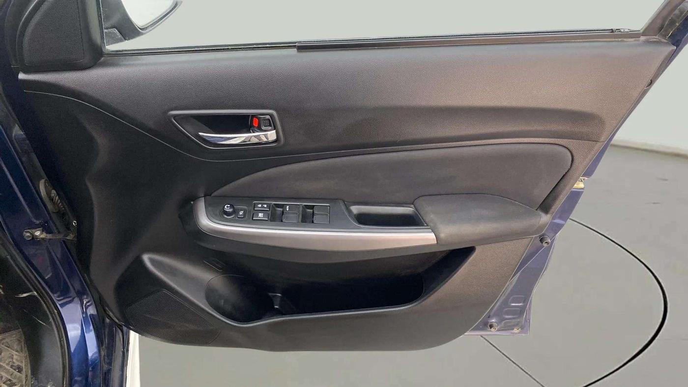 2022 Maruti Swift ZXI PLUS DUAL TONE, Petrol, Manual, 29,711 km, Driver Side Door Panels Control