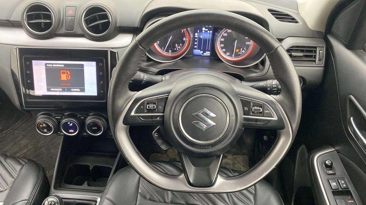 2022 Maruti Swift ZXI PLUS DUAL TONE, Petrol, Manual, 29,711 km, Steering Wheel Close Up