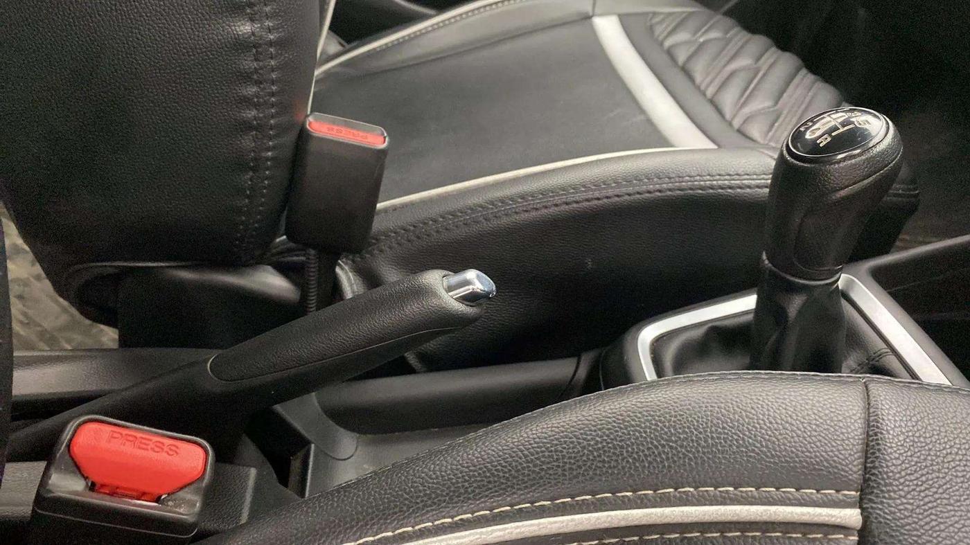 2022 Maruti Swift ZXI PLUS DUAL TONE, Petrol, Manual, 29,711 km, Gear Lever