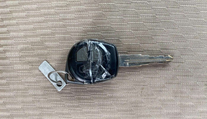 2019 Maruti Ciaz DELTA 1.5 SHVS MT PETROL, Petrol, Manual, 15,919 km, Key Close Up
