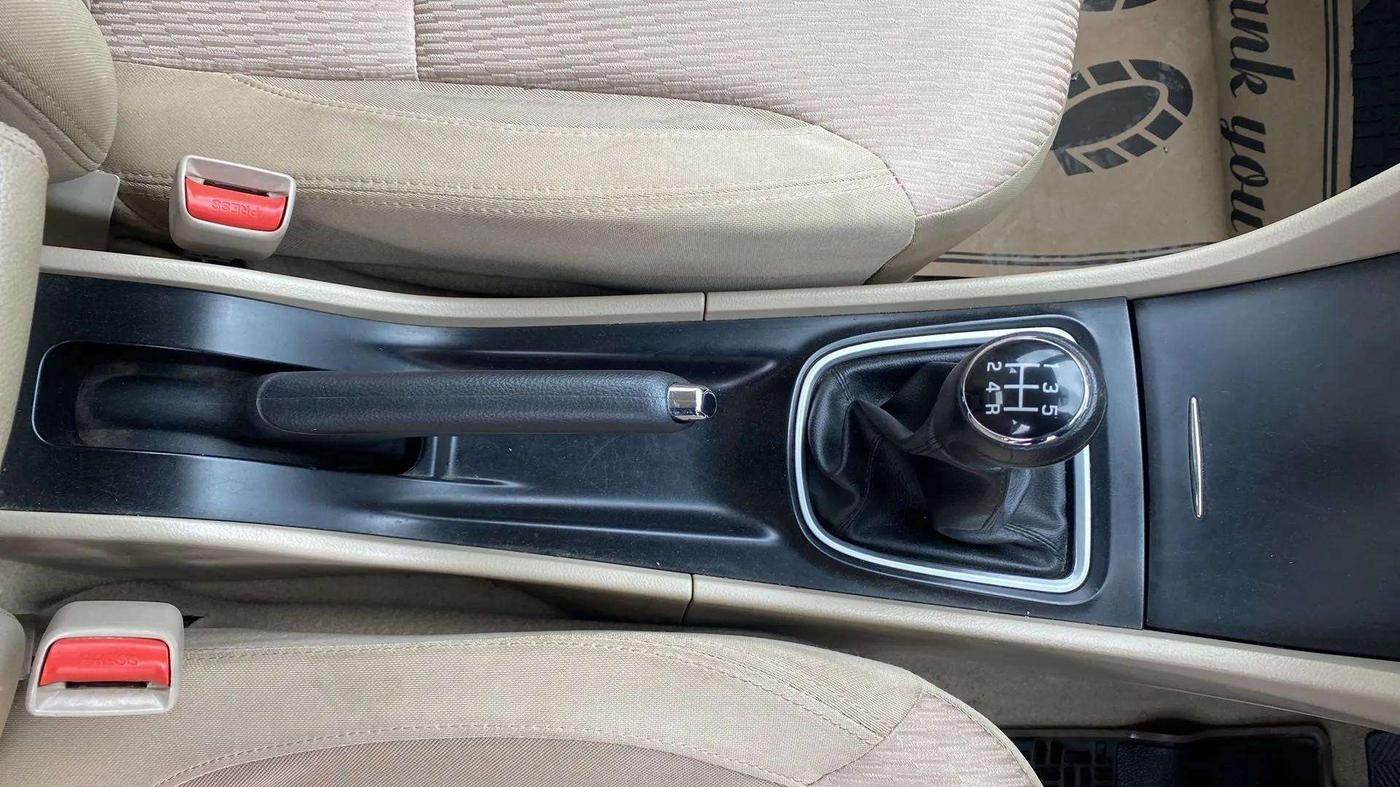 2019 Maruti Ciaz DELTA 1.5 SHVS MT PETROL, Petrol, Manual, 15,919 km, Gear Lever