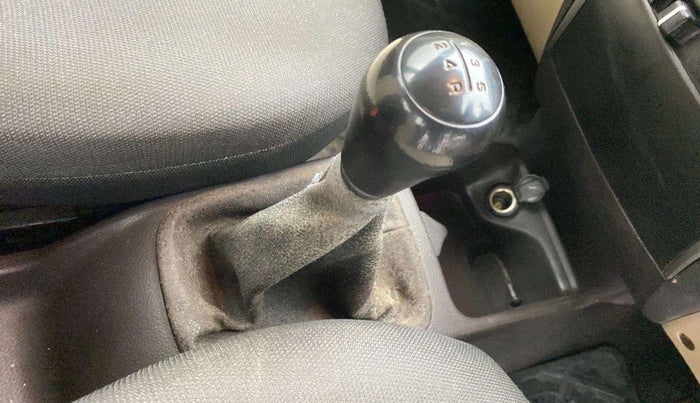 2013 Hyundai Eon ERA +, Petrol, Manual, 47,347 km, Gear lever - Boot cover slightly torn