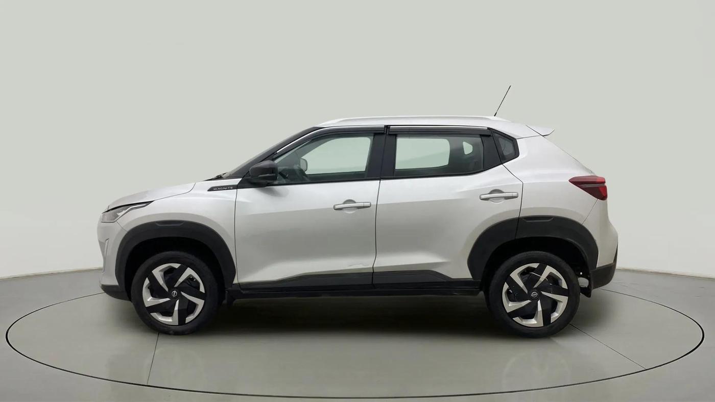 2020 Nissan MAGNITE XL, Petrol, Manual, 75,302 km, Left Side