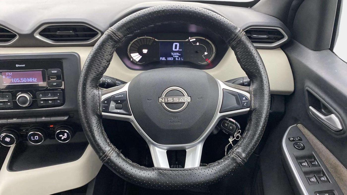 2020 Nissan MAGNITE XL, Petrol, Manual, 75,302 km, Steering Wheel Close Up