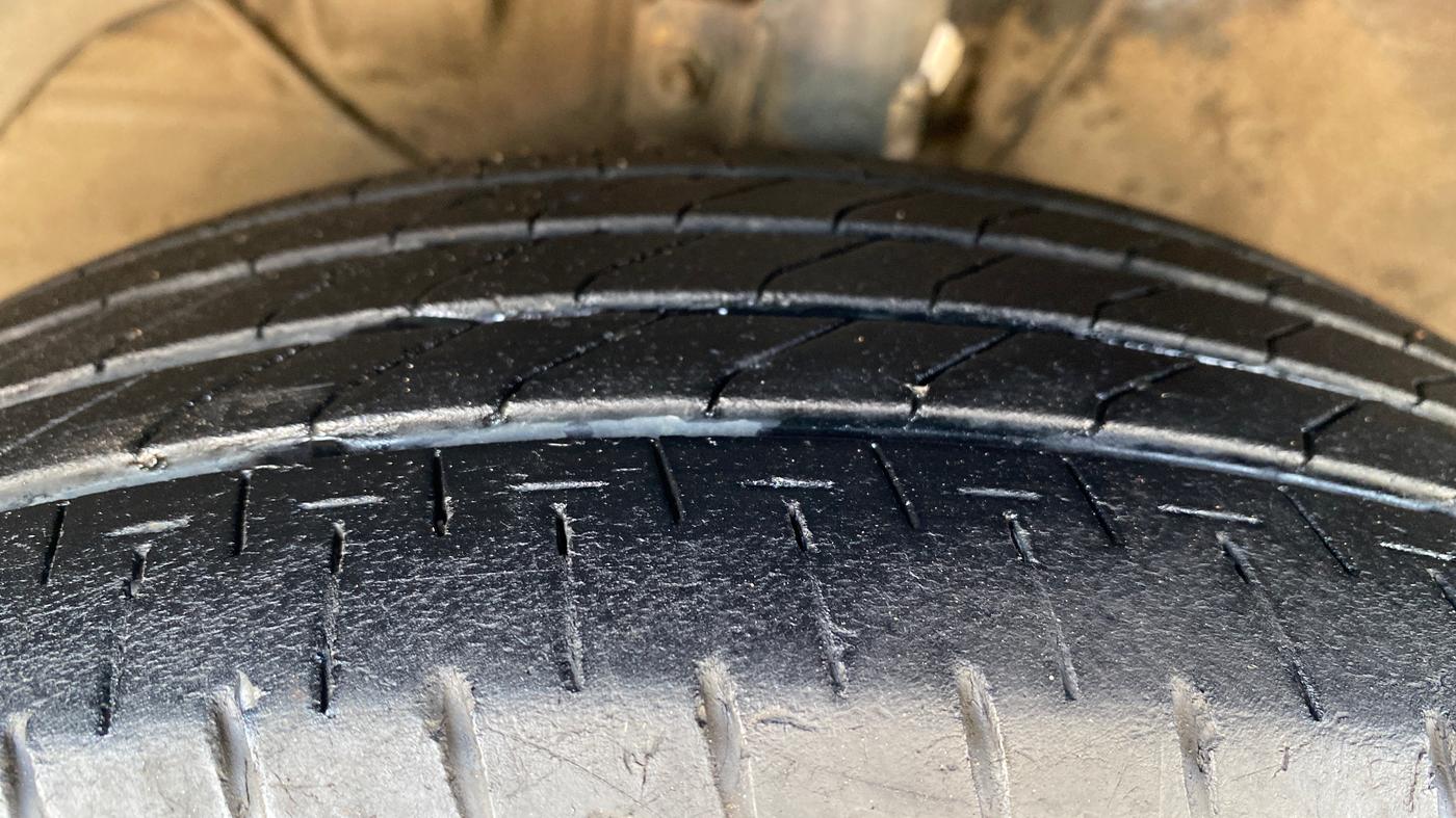 2019 Maruti XL6 ALPHA AT, Petrol, Automatic, 1,24,575 km, Left Front Tyre Tread
