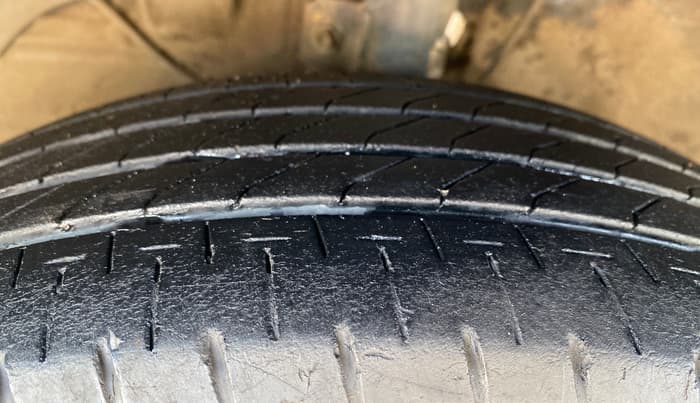 2019 Maruti XL6 ALPHA AT, Petrol, Automatic, 1,24,575 km, Left Front Tyre Tread