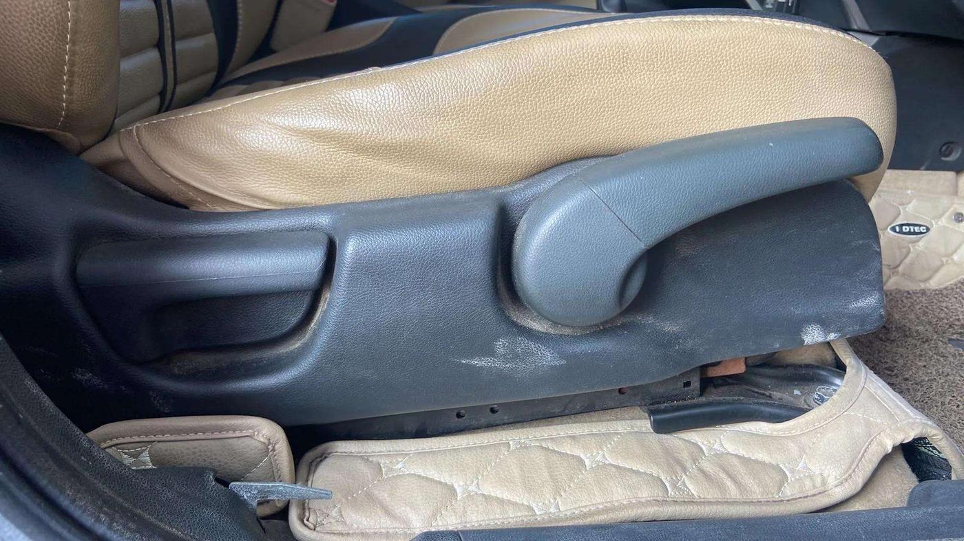2017 Honda City 1.5L I-VTEC V MT, Petrol, Manual, 21,859 km, Driver Side Adjustment Panel