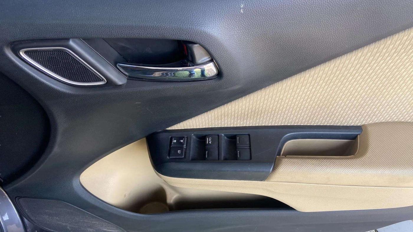 2017 Honda City 1.5L I-VTEC V MT, Petrol, Manual, 21,859 km, Driver Side Door Panels Control