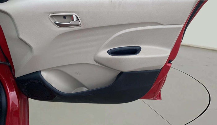 2018 Hyundai NEW SANTRO MAGNA AMT, Petrol, Automatic, 33,650 km, Driver Side Door Panels Control