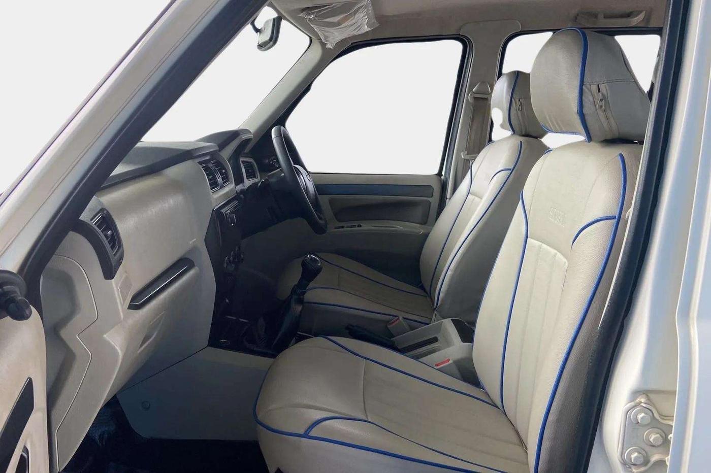 2022 Mahindra Scorpio S5, Diesel, Manual, 66,979 km, Right Side Front Door Cabin