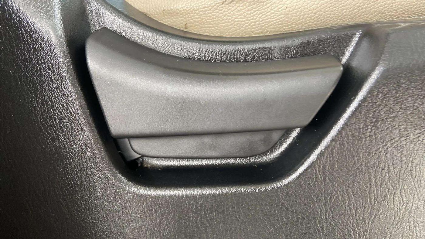 2022 Mahindra Scorpio S5, Diesel, Manual, 66,979 km, Driver Side Adjustment Panel