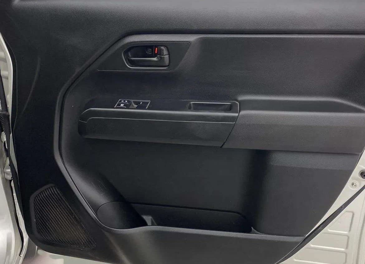 2022 Maruti New Wagon-R LXI CNG 1.0, CNG, Manual, 84,406 km, Driver Side Door Panels Control