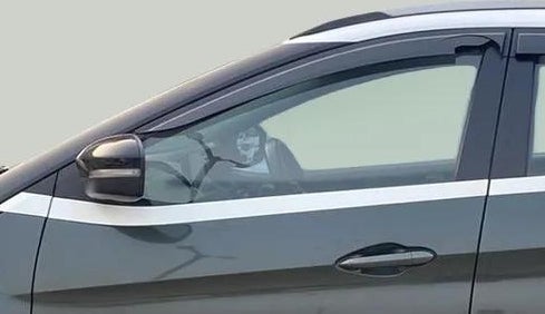 2020 Tata NEXON XZ PLUS PETROL, Petrol, Manual, 30,641 km, Front passenger door - Door visor damaged