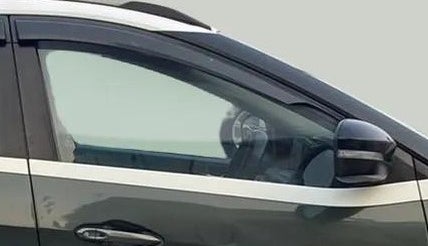 2020 Tata NEXON XZ PLUS PETROL, Petrol, Manual, 30,641 km, Driver-side door - Door visor damaged