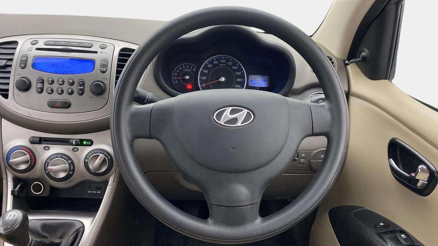 2014 Hyundai i10 SPORTZ 1.1, Petrol, Manual, 39,549 km, Steering Wheel Close Up