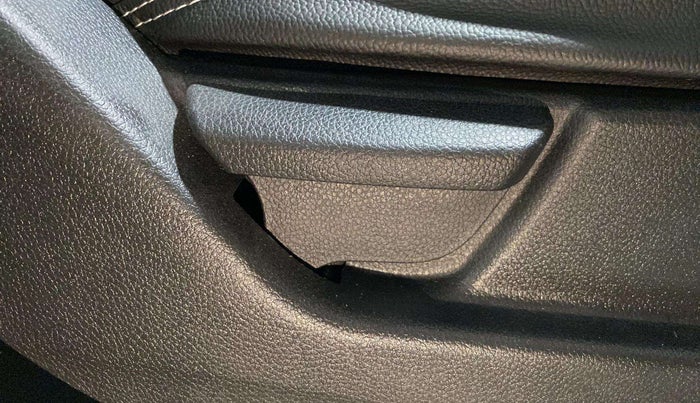 2016 Hyundai Eon ERA +, Petrol, Manual, 45,506 km, Driver Side Adjustment Panel
