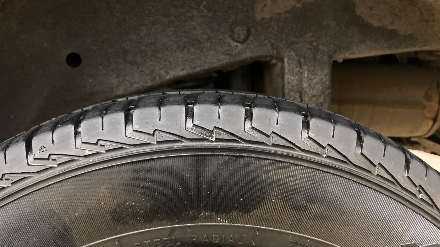2023 Maruti Eeco 5 STR AC, Petrol, Manual, 18,347 km, Left Rear Tyre Tread