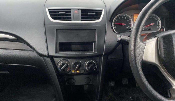 2014 Maruti Swift VXI, Petrol, Manual, 44,528 km, Air Conditioner