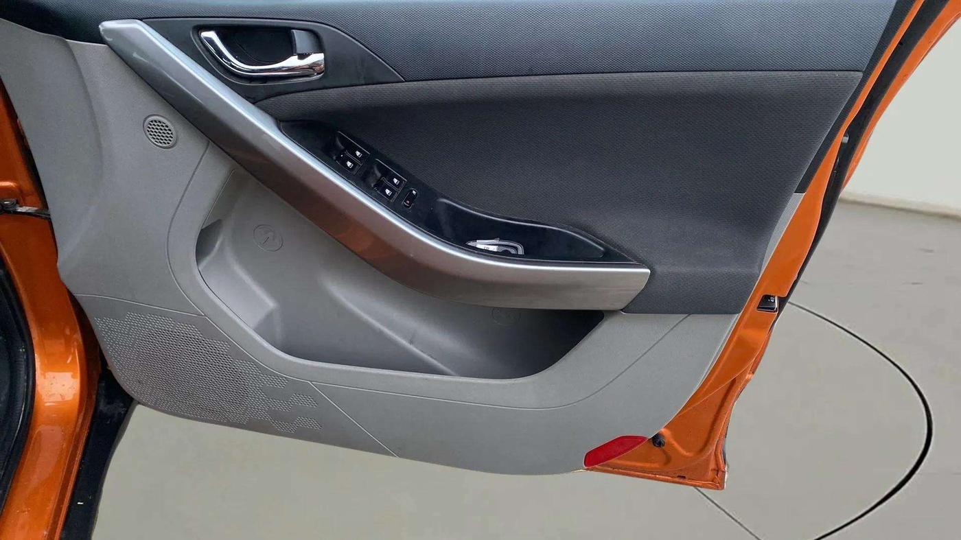 2018 Tata NEXON XZA PLUS PETROL, Petrol, Automatic, 42,207 km, Driver Side Door Panels Control