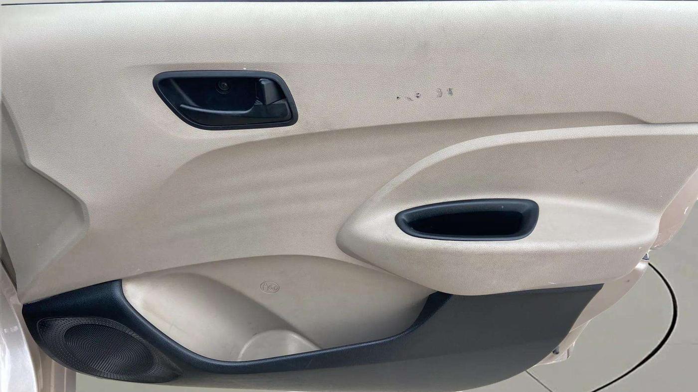 2022 Hyundai NEW SANTRO MAGNA, Petrol, Manual, 38,359 km, Driver Side Door Panels Control