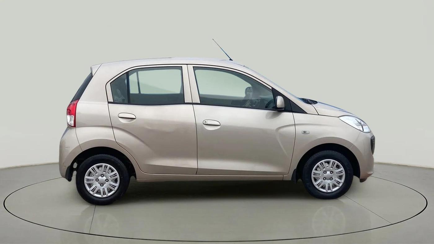 2022 Hyundai NEW SANTRO MAGNA, Petrol, Manual, 38,359 km, Right Side View