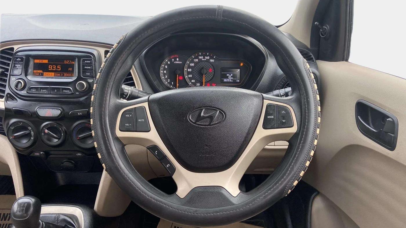2022 Hyundai NEW SANTRO MAGNA, Petrol, Manual, 38,359 km, Steering Wheel Close Up