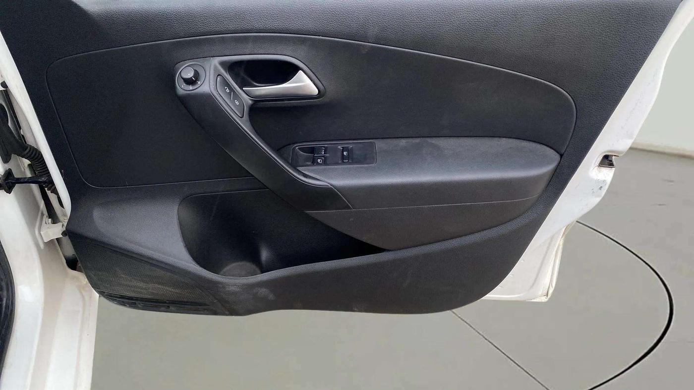 2019 Volkswagen Polo COMFORTLINE 1.0L MPI, Petrol, Manual, 47,098 km, Driver Side Door Panels Control