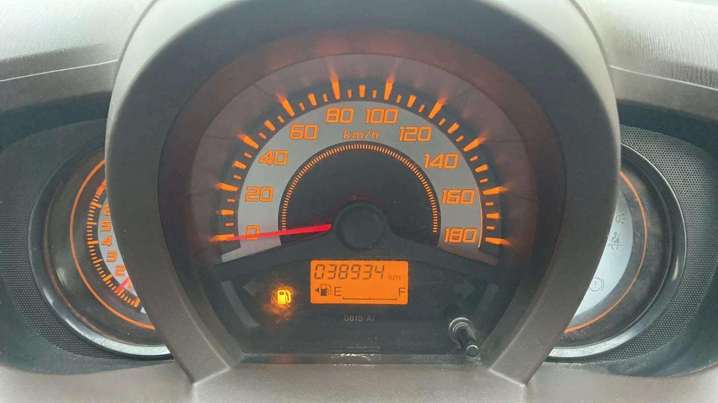 2013 Honda Brio S MT, Petrol, Manual, 38,915 km, Odometer Image