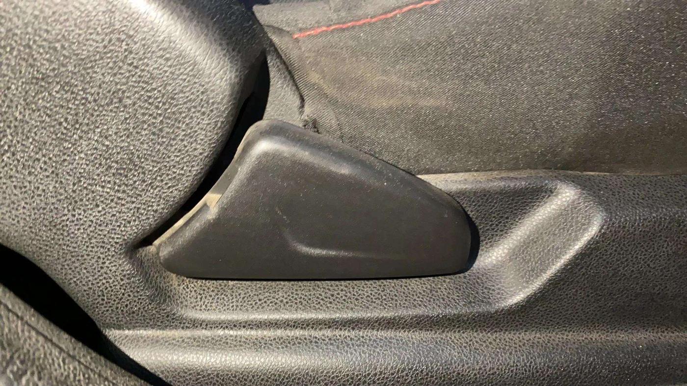 2019 Renault Kwid RXT 1.0 AMT (O), Petrol, Automatic, 62,693 km, Driver Side Adjustment Panel