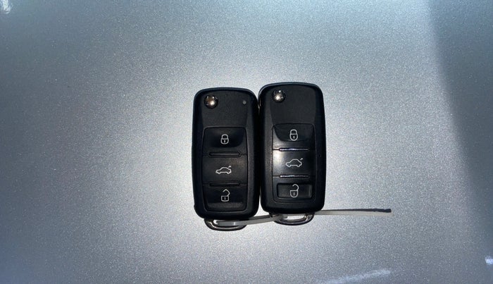 2015 Skoda Rapid 1.5 TDI CR AMBITION PLUS, Diesel, Manual, 1,28,085 km, Key Close Up