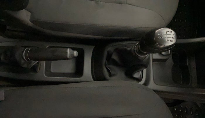 2017 Renault Kwid RXT 1.0, Petrol, Manual, 37,707 km, Gear Lever