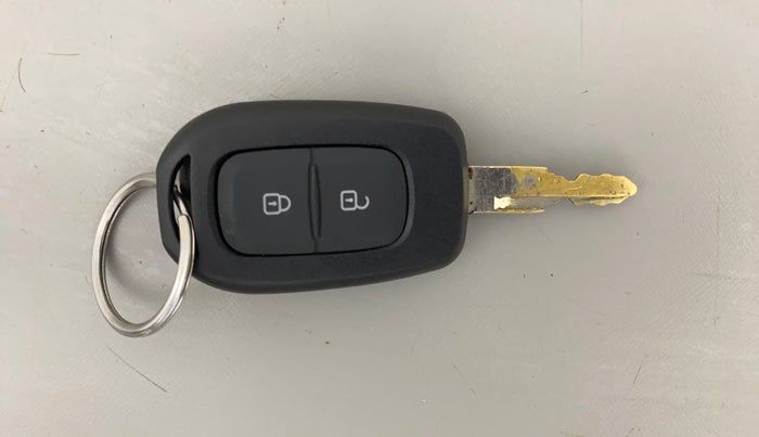 2017 Renault Kwid RXT 1.0, Petrol, Manual, 37,707 km, Key Close Up