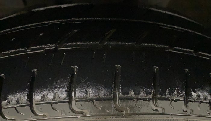 2017 Renault Kwid RXT 1.0, Petrol, Manual, 37,707 km, Left Front Tyre Tread