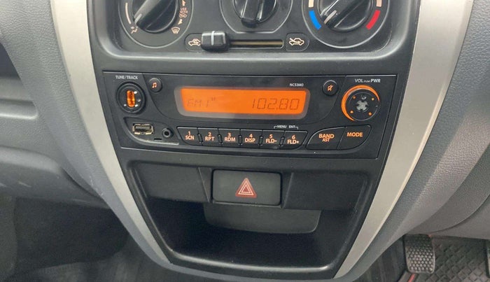 2014 Maruti Alto 800 VXI, Petrol, Manual, 29,886 km, Infotainment system - Button has minor damage