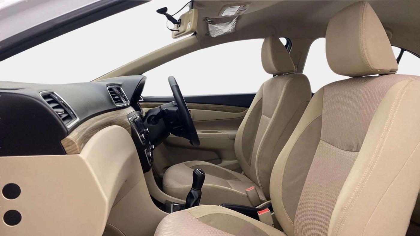 2018 Maruti Ciaz DELTA 1.5 SHVS MT PETROL, Petrol, Manual, 60,346 km, Right Side Front Door Cabin