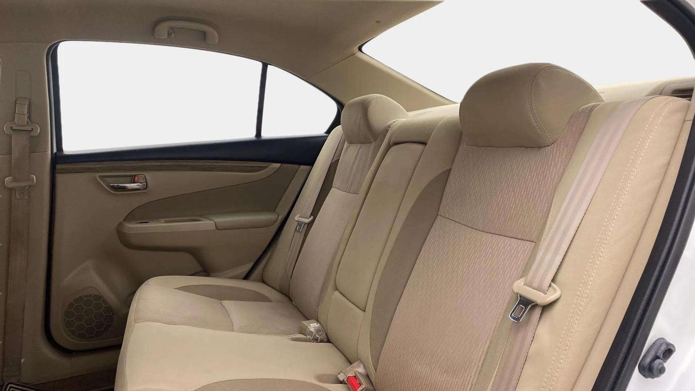 2018 Maruti Ciaz DELTA 1.5 SHVS MT PETROL, Petrol, Manual, 60,346 km, Right Side Rear Door Cabin