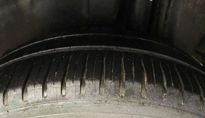 2018 Maruti Ciaz DELTA 1.4 MT PETROL, Petrol, Manual, 78,656 km, Right Rear Tyre Tread