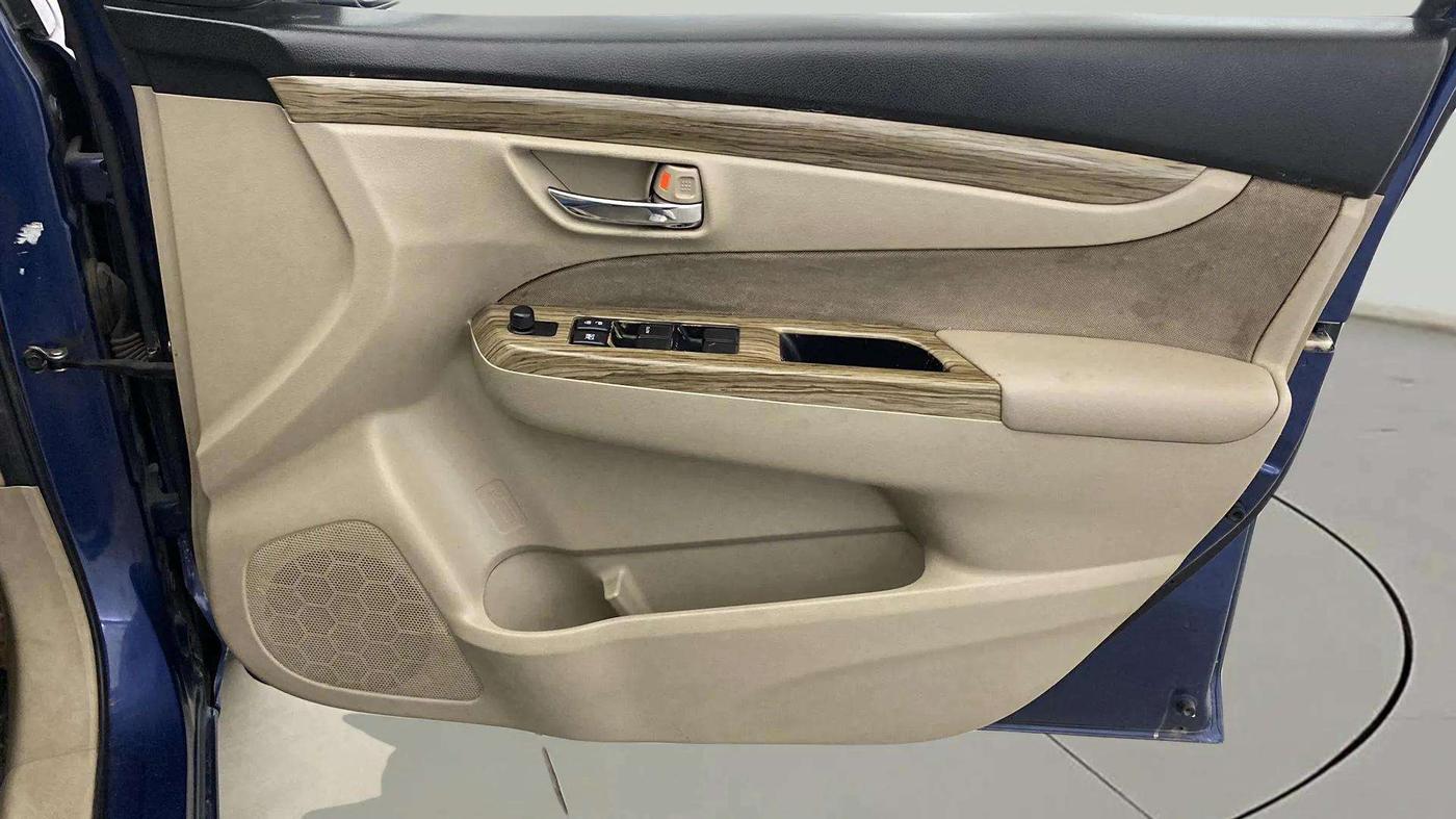 2018 Maruti Ciaz DELTA 1.4 MT PETROL, Petrol, Manual, 78,656 km, Driver Side Door Panels Control