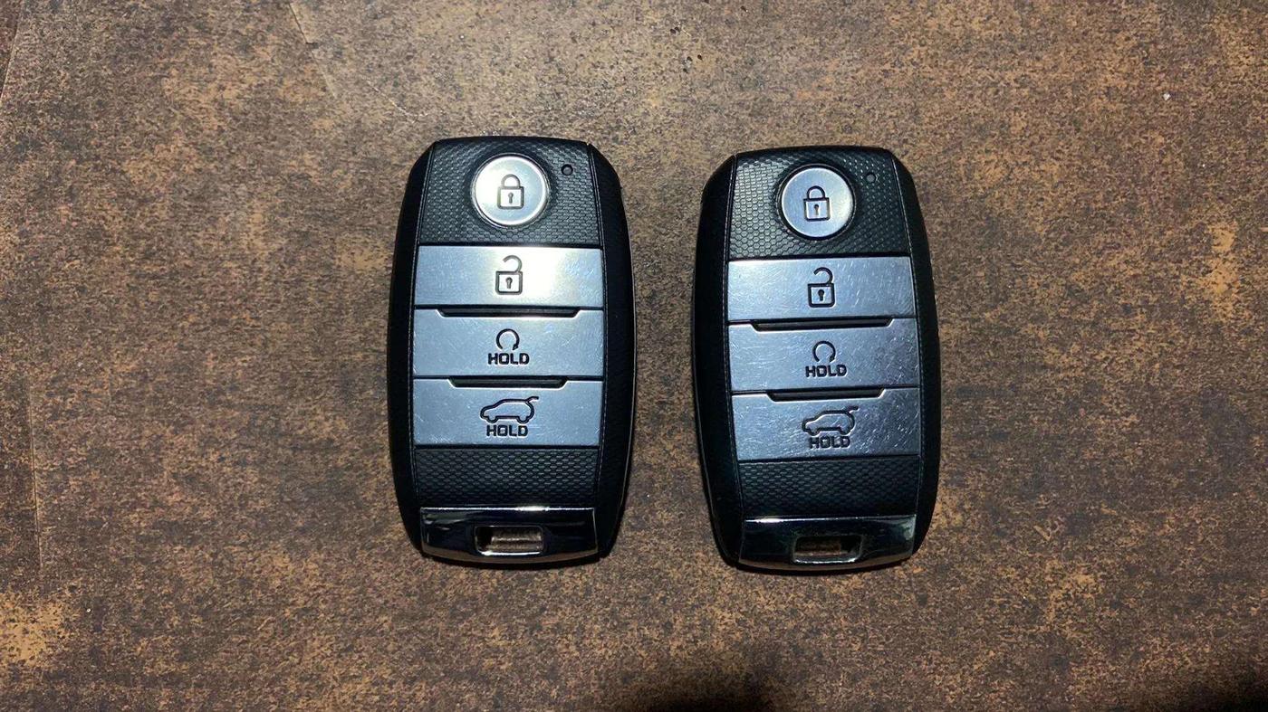 2022 KIA SONET HTX 1.0 IMT, Petrol, Manual, 25,904 km, Key Close Up