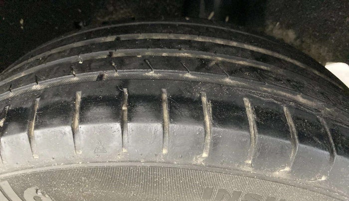 2019 Toyota Glanza G, Petrol, Manual, 74,598 km, Left Front Tyre Tread