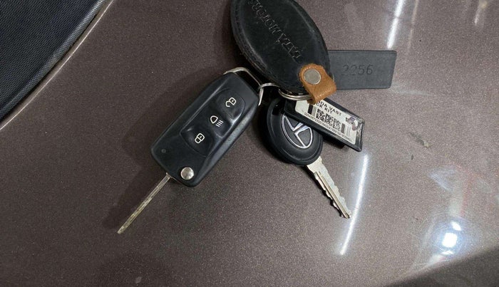 2018 Tata TIGOR XZ PLUS PETROL, Petrol, Manual, 60,896 km, Key Close Up