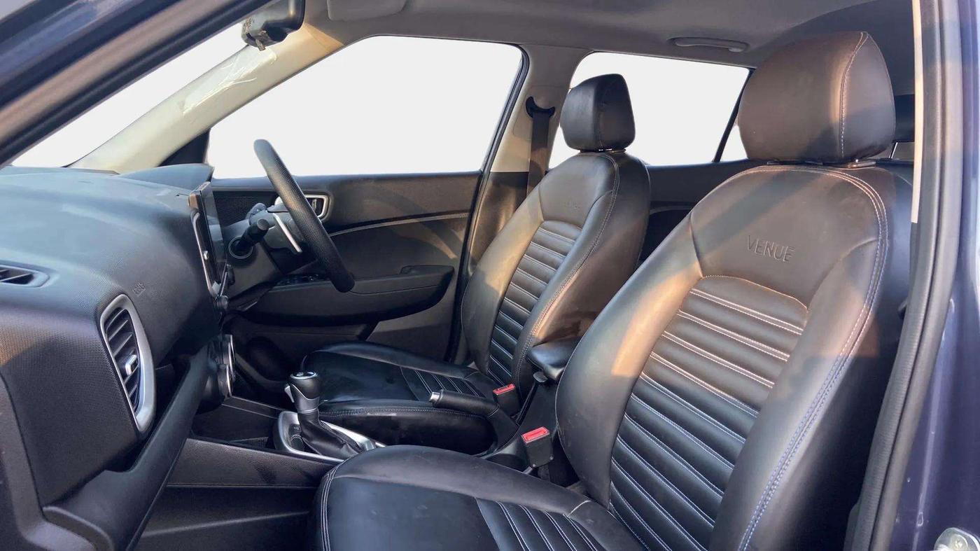 2021 Hyundai VENUE SX PLUS 1.0 TURBO DCT, Petrol, Automatic, 45,943 km, Right Side Front Door Cabin